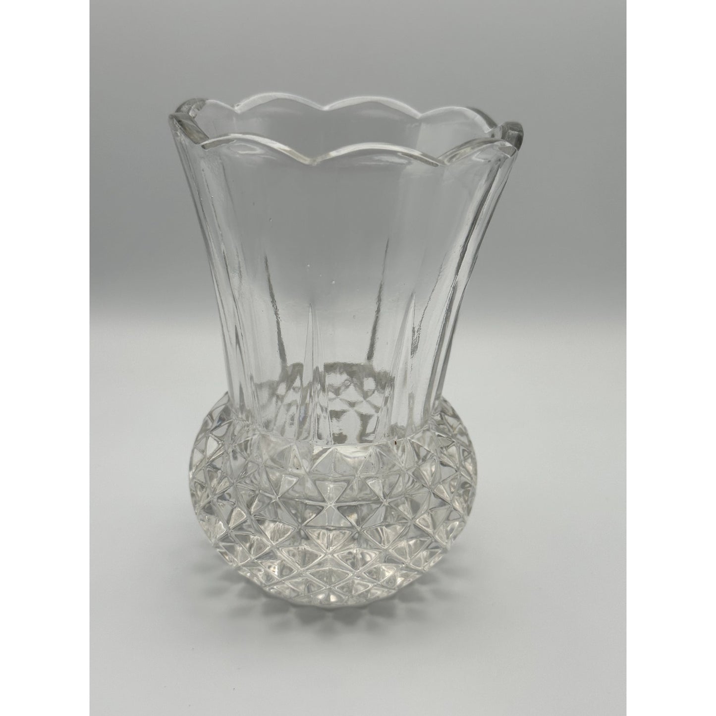 Lead Crystal Vase diamond pattern with scalloped edge